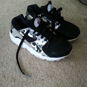 👟  camaflouge detailed huarache